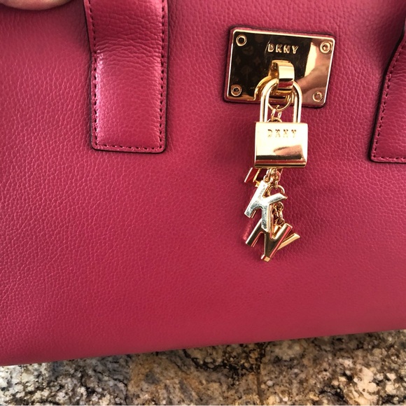 DKNY bag - Picture 6 of 7